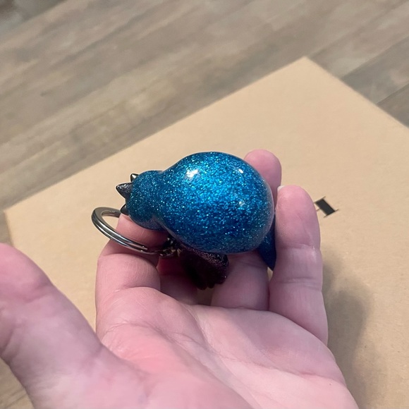 RARE Coach Blue and Gray Resin Glitter Bird Keychain Fob Bag Charm - Picture 11 of 11